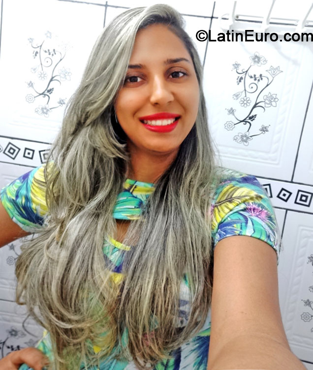 Date this athletic Brazil girl Erica from Ilheus BR8704