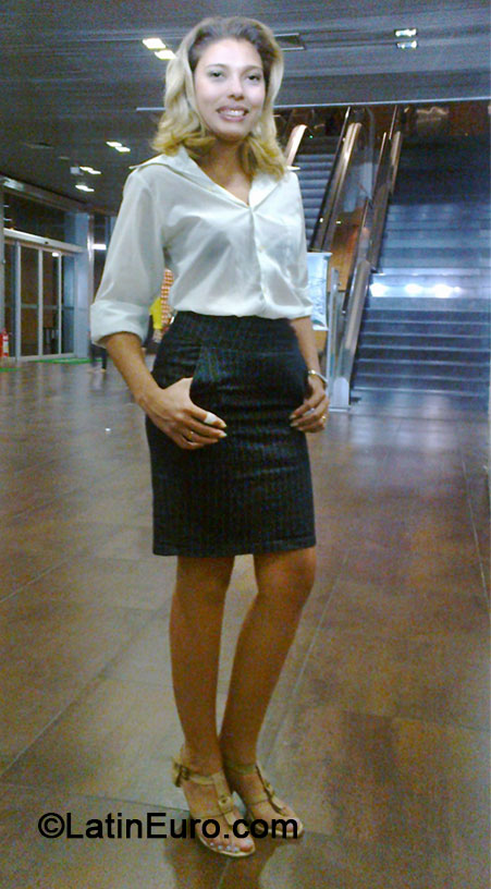 Date this nice looking Brazil girl Milene86 from Belem BR9317