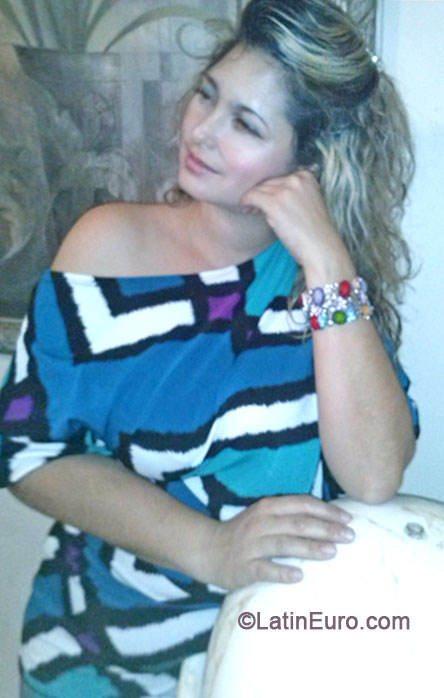 Date this sultry United States girl Cind from Tucson US14910