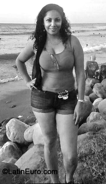 Date this pretty Honduras girl Abigail from La Ceiba HN941