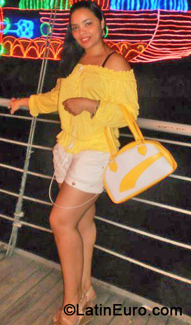 Date this athletic Colombia girl Luz from Medellin CO15042