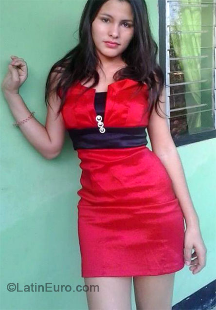 Date this pretty Colombia girl Laura from Bogota CO15051