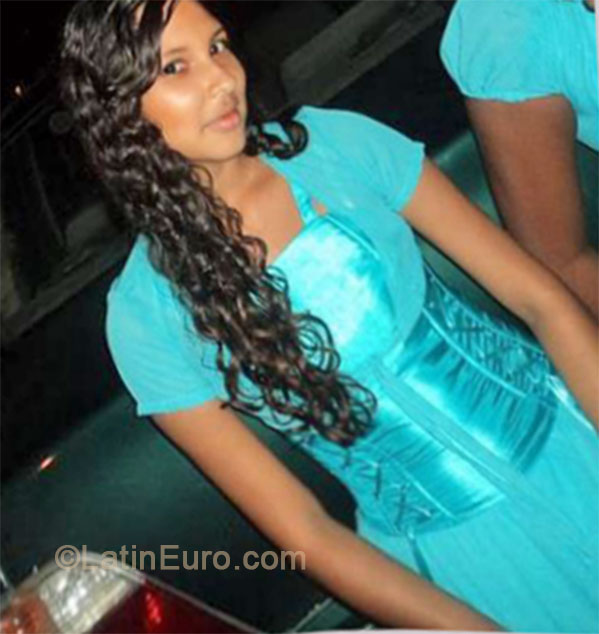 Date this voluptuous Colombia girl Geraldine from Cali CO15063