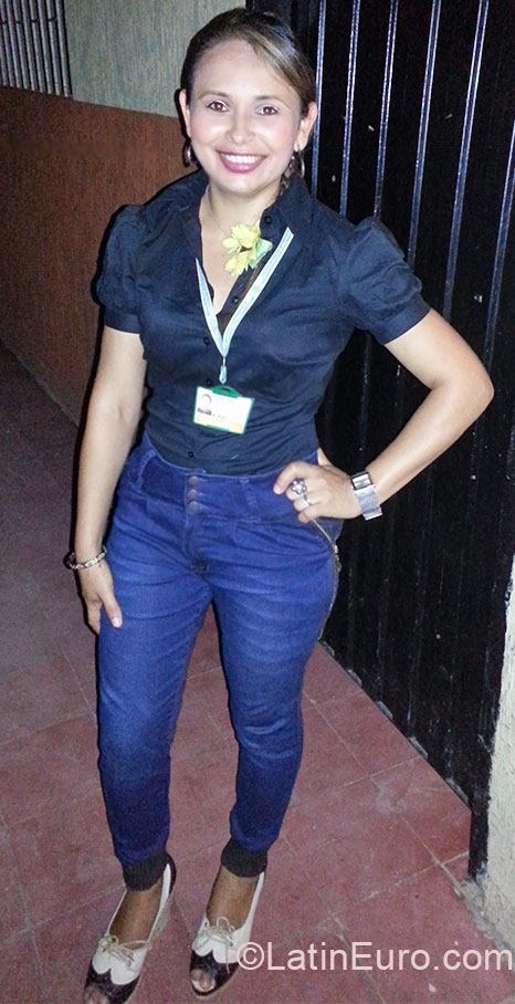 Date this hard body Colombia girl Julia from Bogota CO15074