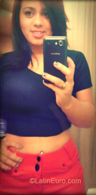 Date this pretty Brazil girl Bruna from Montes Claros BR8733