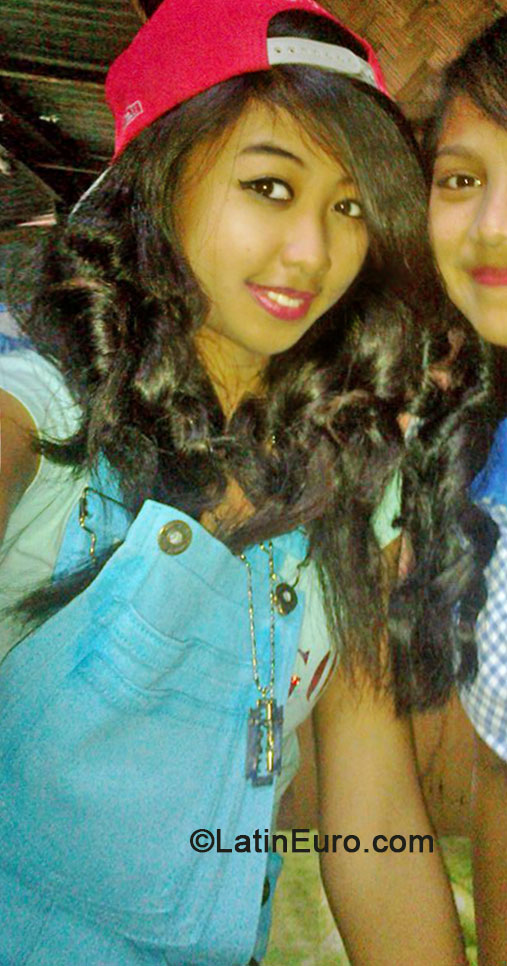 Date this tall Philippines girl Alexis from Taguig City PH637