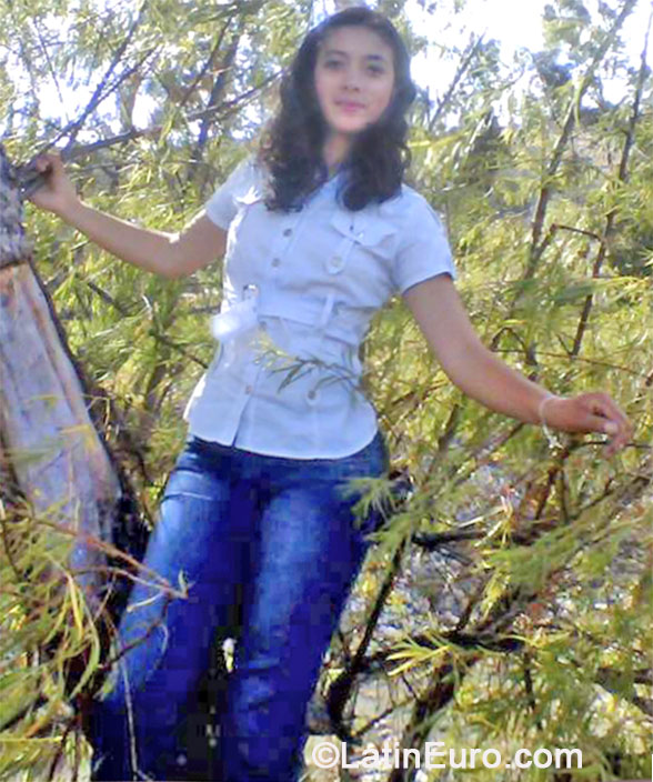 Date this hard body Peru girl Consuelo from Cajamarca PE971