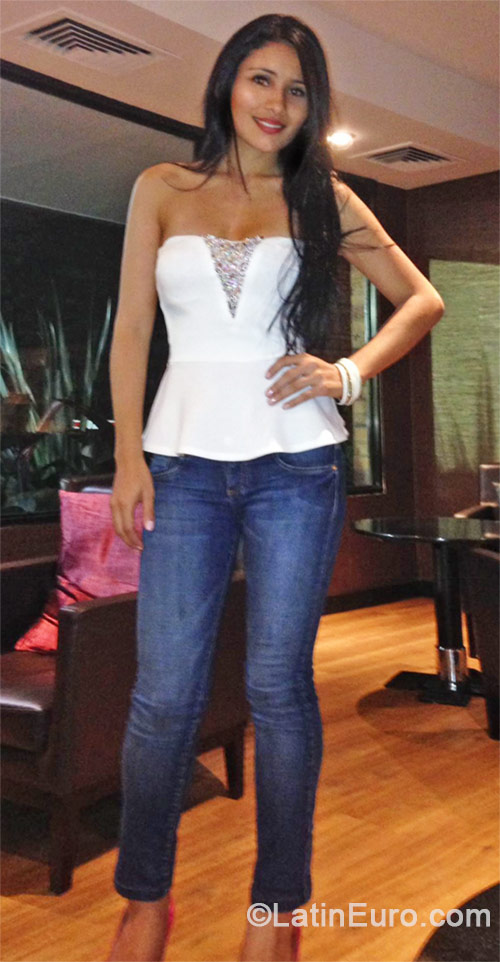 Date this fun Colombia girl Lucia from Ibague CO16484
