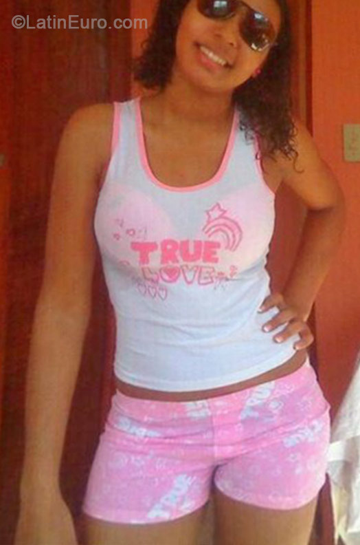 Date this young Dominican Republic girl Yadi from Santiago DO55226