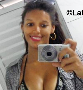 Date this voluptuous Brazil girl Adriana from Salvador BR8779