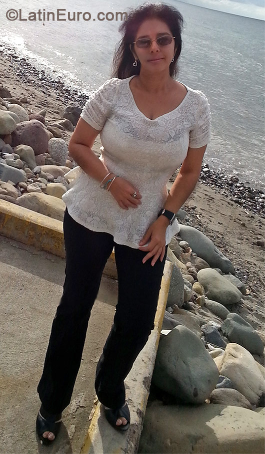 Date this beautiful Honduras girl Idalia from Tegucigalpa HN980