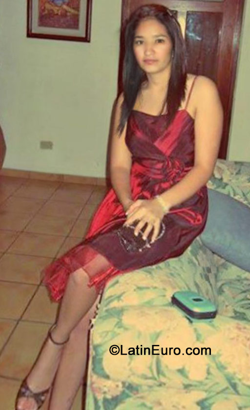 Date this delightful Honduras girl Judy from Santa Cruz De Yojoa HN1039