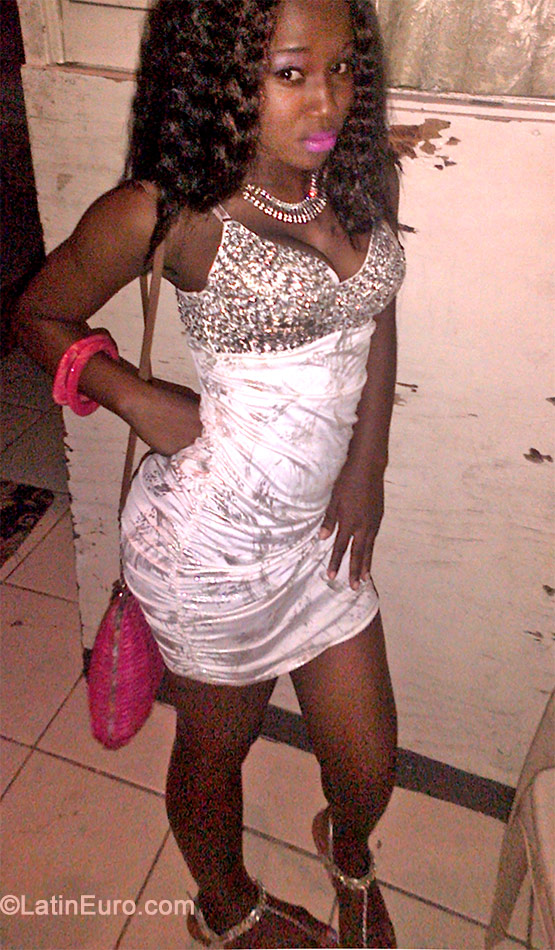 Date this voluptuous Jamaica girl Kerry from Kingston JM1715