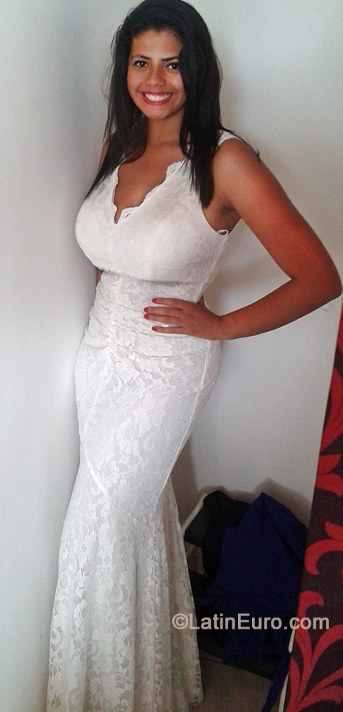 Date this lovely Costa Rica girl Maria from San Jose CR298
