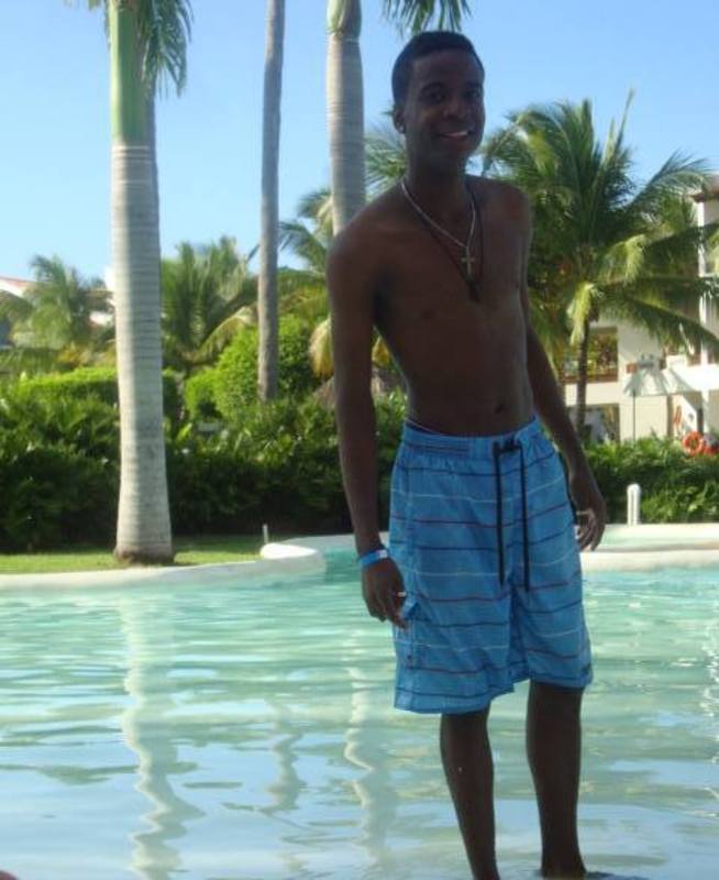 Date this stunning Dominican Republic man Bladimir from La Romana DO19238
