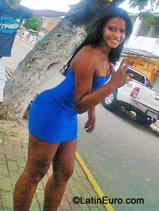 Date this gorgeous Brazil girl Rafaela from Porto De Galimha BR8822