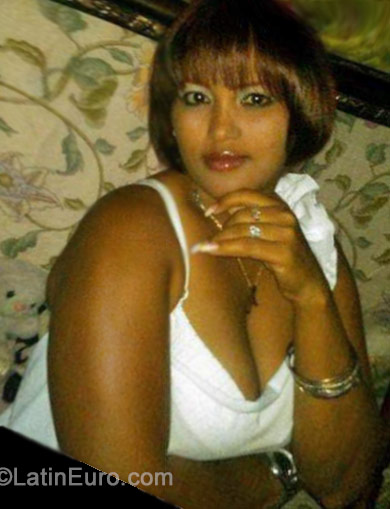 Date this attractive Dominican Republic girl Digna from Mao Valverde DO19277