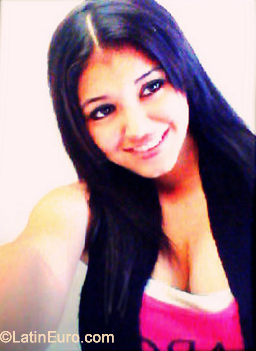 Date this delightful Honduras girl Skarleth from Tegucigalpa HN1065