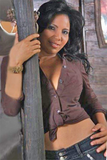Date this sensual Colombia girl Kandy from Cartagena CO15387