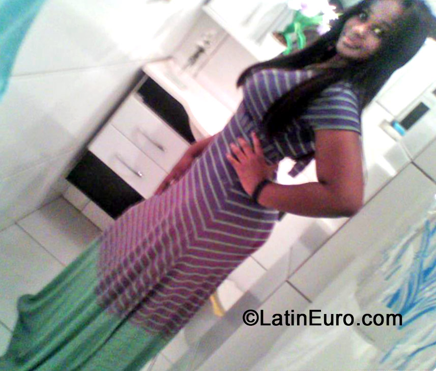 Date this delightful Brazil girl Lais from Rio De Janeiro BR9098