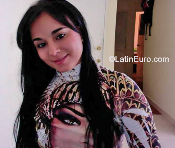 Date this lovely Colombia girl Shirli from Tulua CO15389
