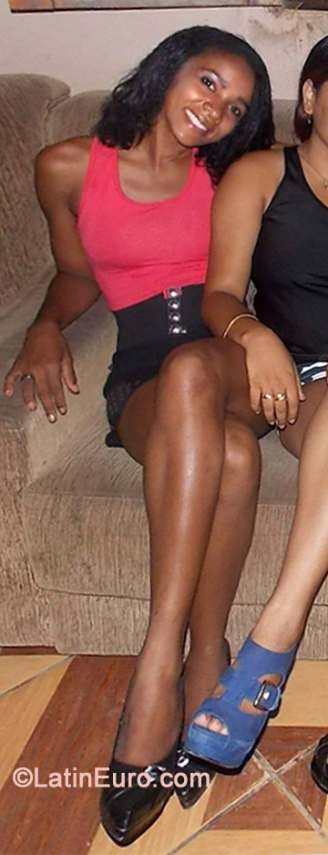Date this charming Brazil girl Nina from Bom Jesus Da Lapa BR8841