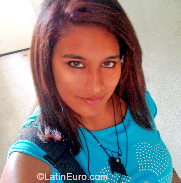Date this cute Venezuela girl Andrea from Caracas VE282