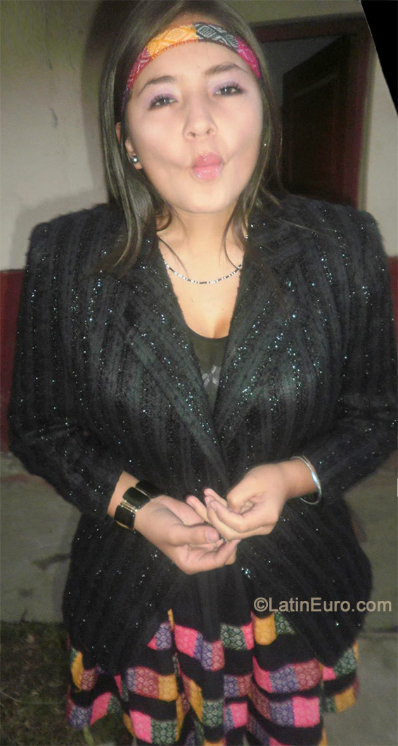 Date this tall Peru girl Angela from Cusco PE993