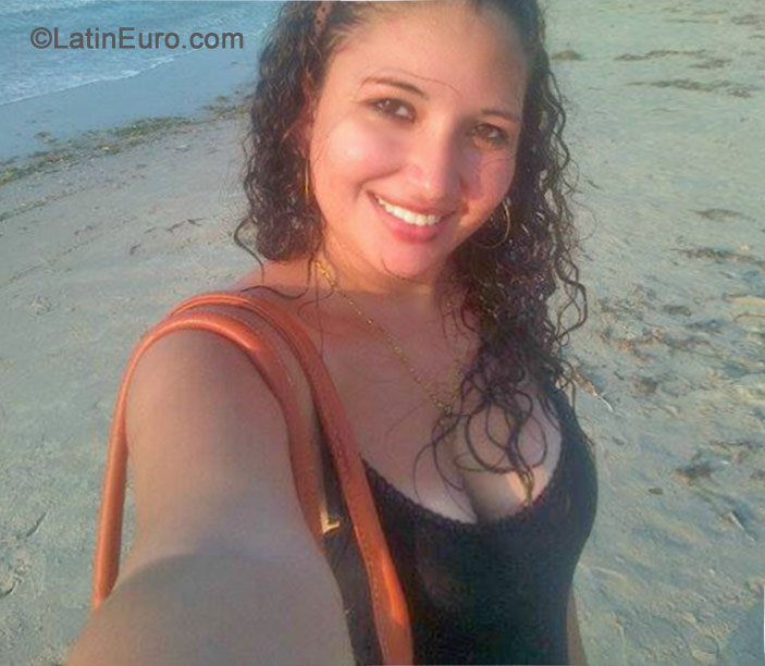 Date this georgeous Colombia girl Daniela from Medellin CO15433