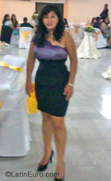 Date this attractive Honduras girl Alma from Copan HN1089