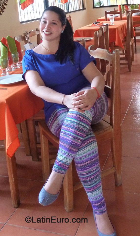 Date this cute Panama girl Yari from Panama City PA437