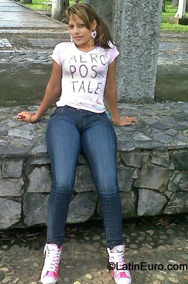 Date this hard body Colombia girl Maria from Cucuta CO15467