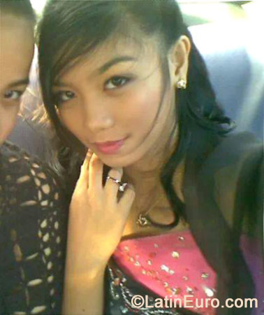 Date this exotic Philippines girl Claire from Manila PH664
