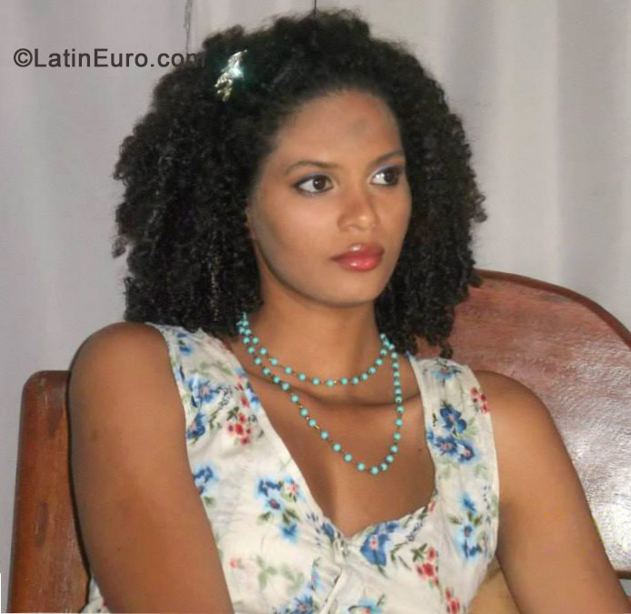 Date this sensual Brazil girl Vanessa from Santa Cruz BR8877