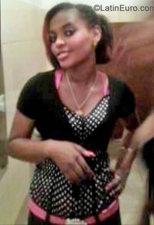 Date this nice looking Dominican Republic girl Rayis from San Cristobal DO19543