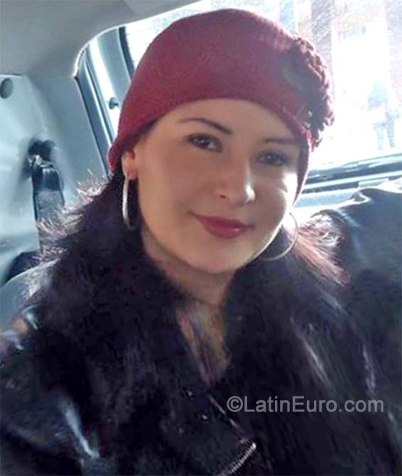 Date this happy Colombia girl GIANA from Bogota CO15606