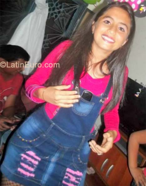 Date this tall Colombia girl Yuly Andrea from Bucaramanga CO15618