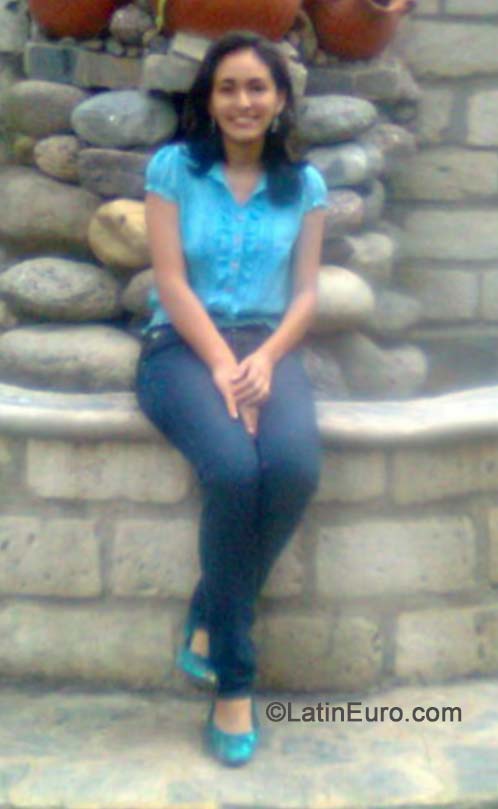 Date this cute Honduras girl Andrea from Tegucigalpa HN1132