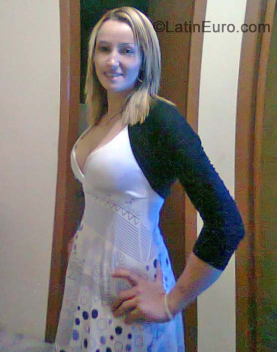Date this sensual Brazil girl Priscilla from Porto Alegre BR8924