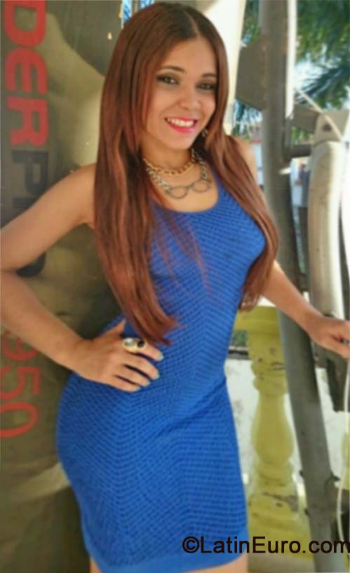 Date this foxy Dominican Republic girl Gloria from Santiago DO19757