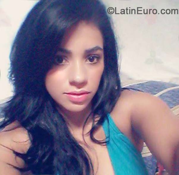 Date this athletic Honduras girl Carolina from San Pedro Sula HN1155