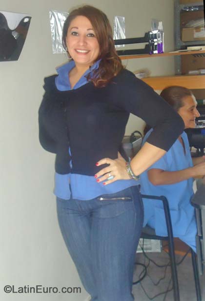 Date this athletic Honduras girl Kenia from San Pedro Sula HN1156