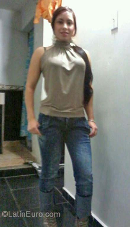Date this young Colombia girl Karen from Medellin CO15807