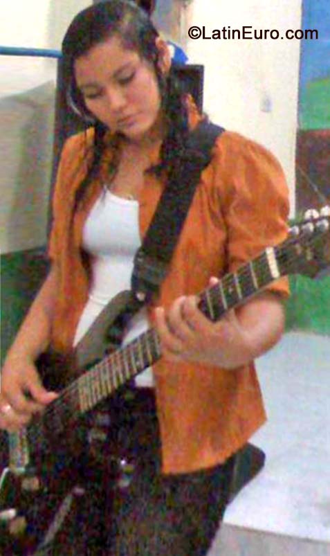 Date this lovely Brazil girl Dayana from Sao Luis BR8939