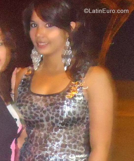 Date this georgeous Honduras girl Roxana from Comayagua HN1217
