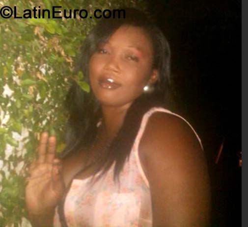 Date this foxy Jamaica girl Denise from Ocho Rios JM1801