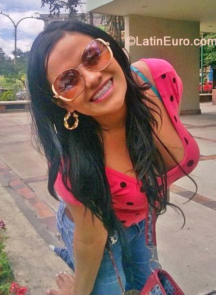 Date this foxy Colombia girl ALEJANDRA from Bogota CO15842