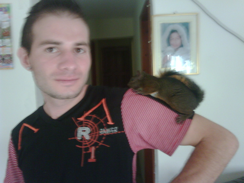 Date this nice looking Colombia man Julianhernan from Armenia CO15866