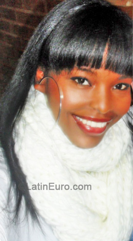 Date this nice looking Colombia girl Liliana from Medellin CO15930