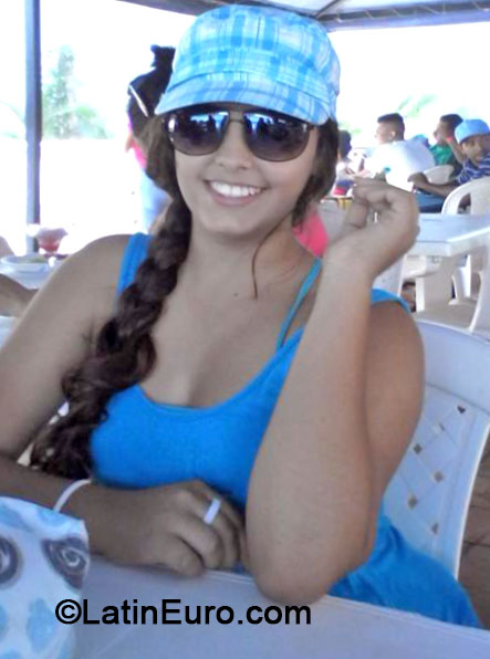 Date this fun Colombia girl Melissa from Barranquilla CO15941